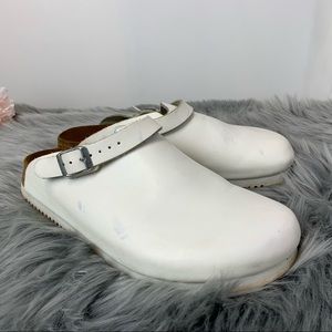 BIRKENSTOCK PROFESSIONAL 265 White Mule Clog